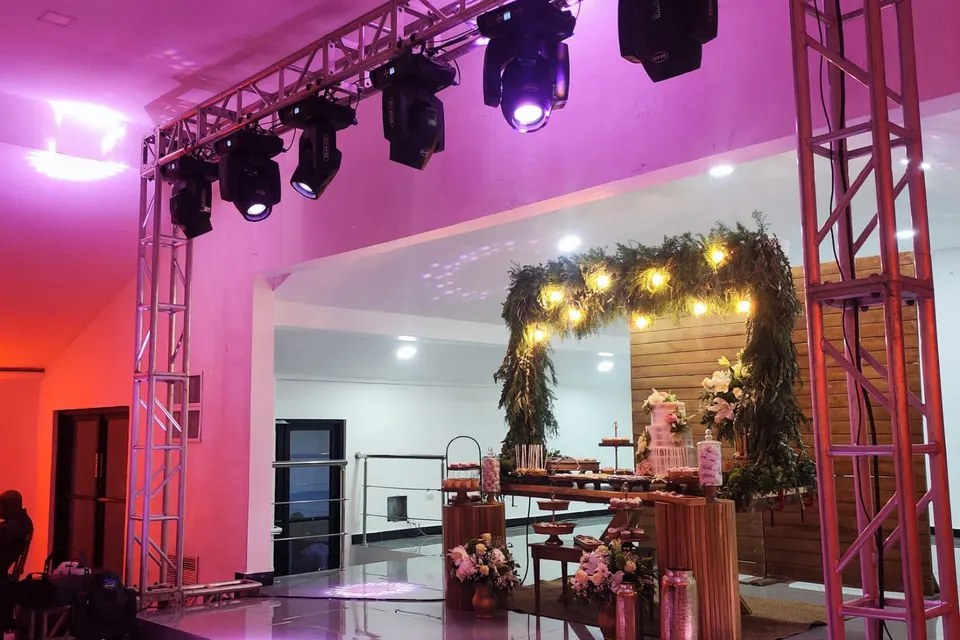 Sistema de audio instalado en el espacio de una celebración